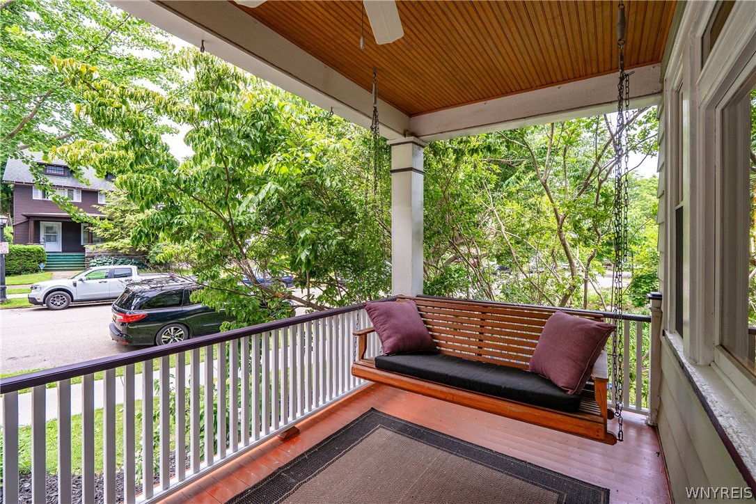 61 W Oakwood Place