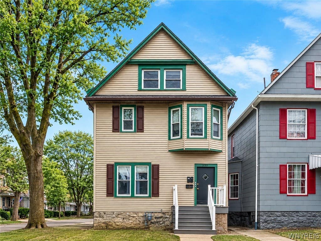 Photo of 390 W Delavan Avenue, Buffalo, NY 14213 (MLS # B1704770)
