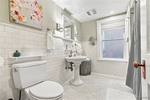 Tiny photo for 22 Oakland Place, Buffalo, NY 14222 (MLS # B1715895)