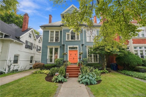 Photo of 22 Oakland Place, Buffalo, NY 14222 (MLS # B1715895)
