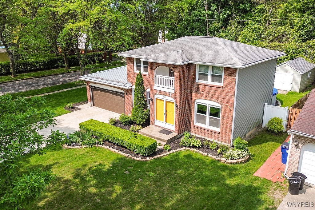 305 Vine Lane