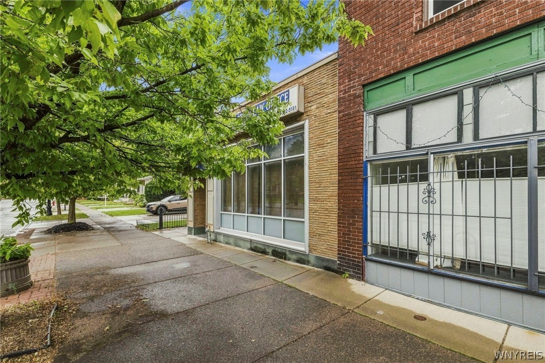 2290 Main Street