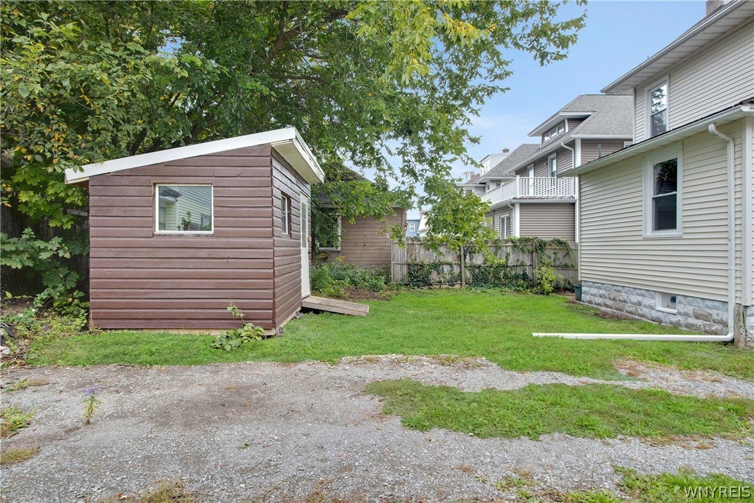 5 Norris Avenue
