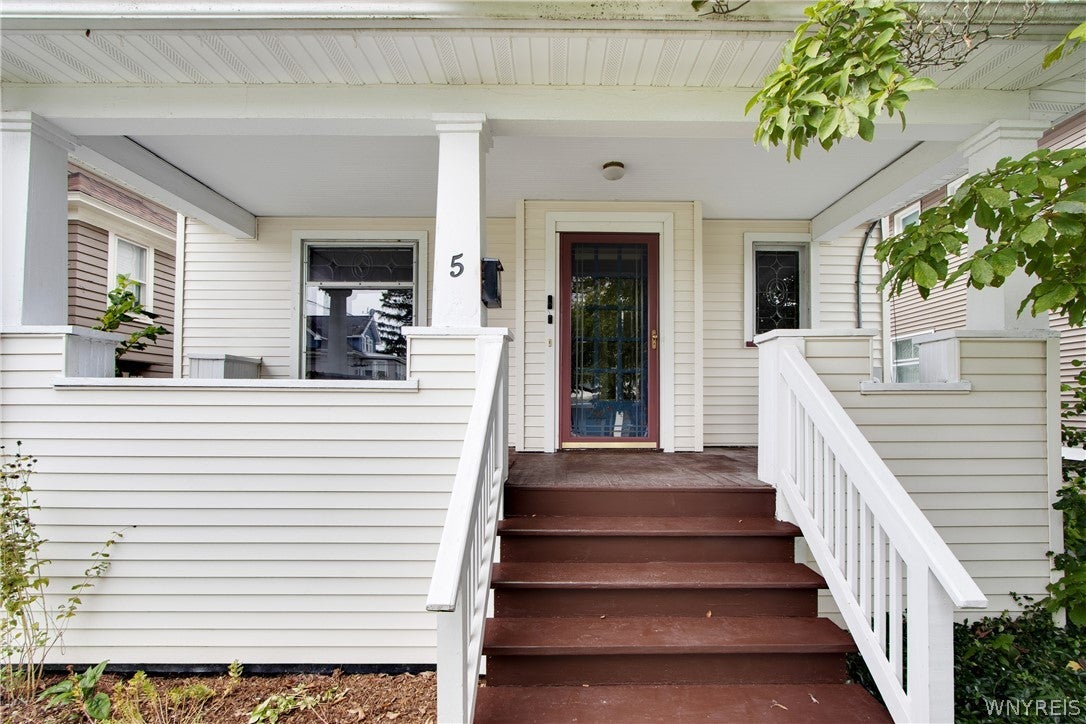 5 Norris Avenue