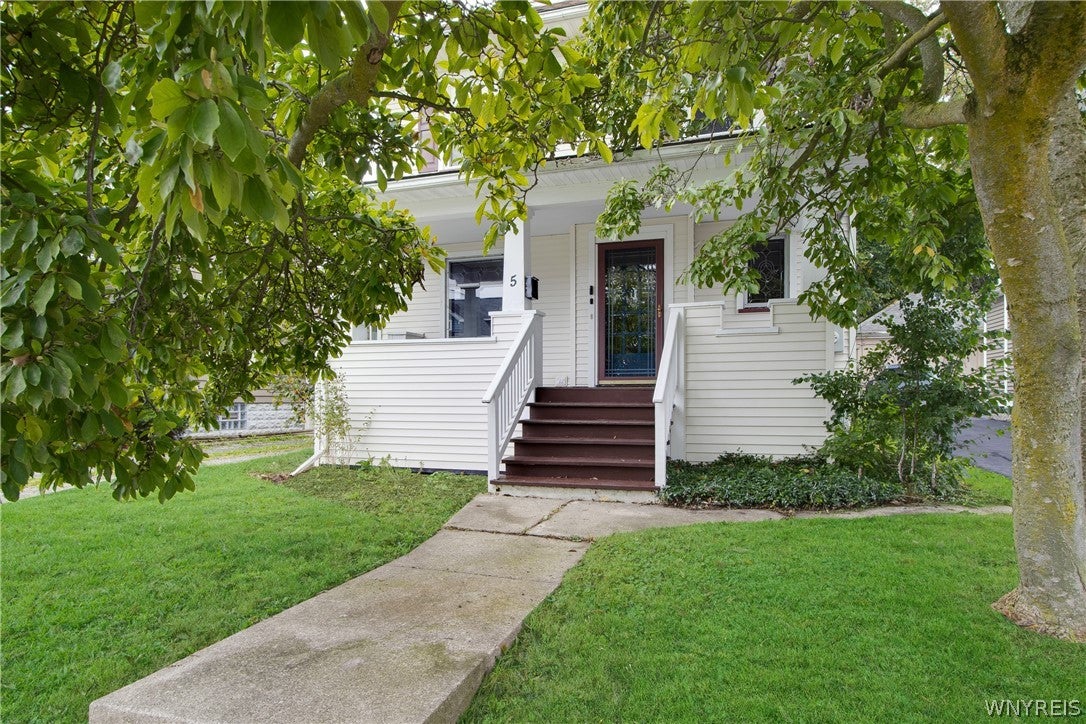 5 Norris Avenue