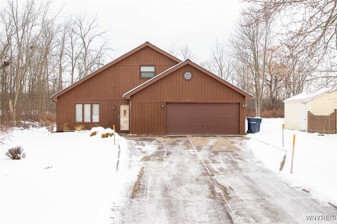 1076 Baseline Road, Grand Island, New York image 1