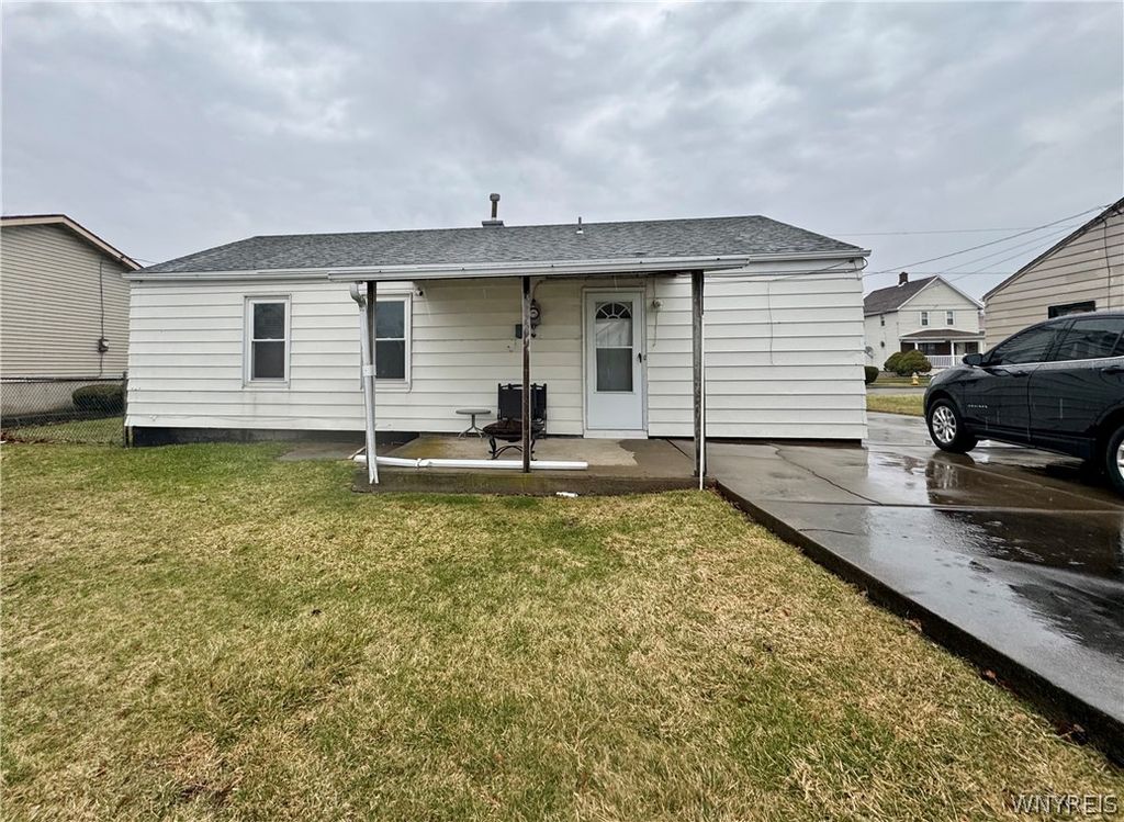 Photo of 1731 Tennessee Avenue, Niagara Falls, NY 14305 (MLS # B1669553)