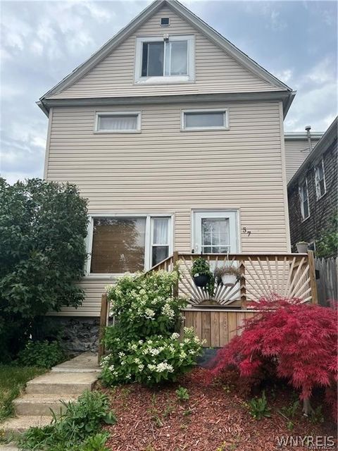 Photo of 57 Abbottsford Place, Buffalo, NY 14213 (MLS # B1671613)