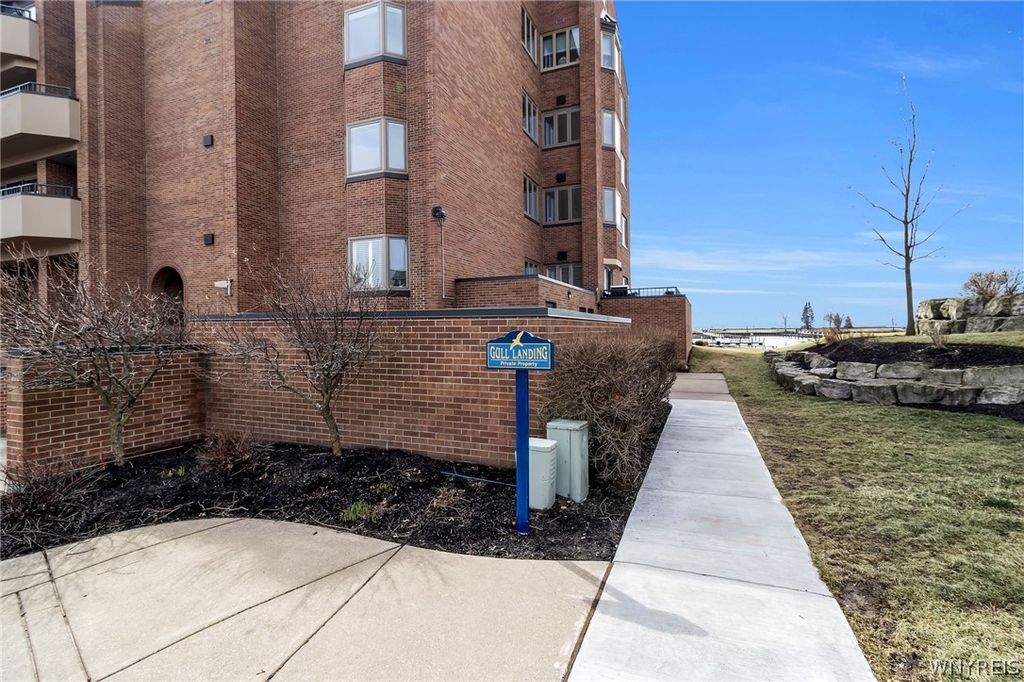 Photo of 40 Waterfront Circle #401, Buffalo, NY 14202 (MLS # B1668971)