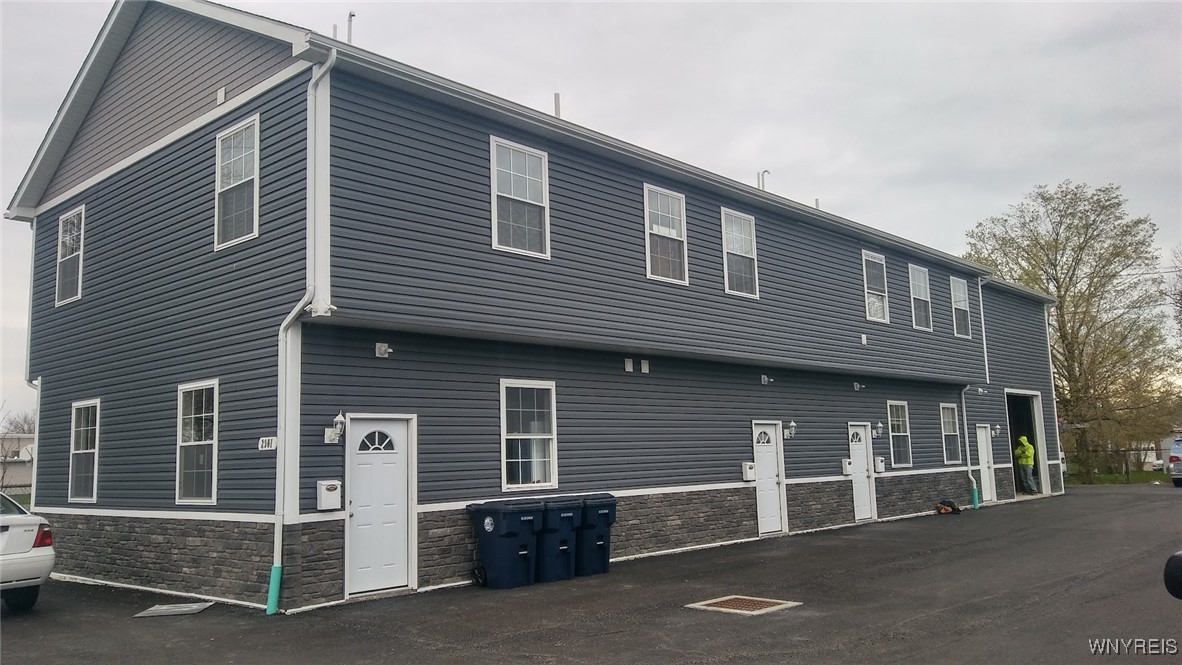 2901 S Park Avenue, Lackawanna, New York image 1