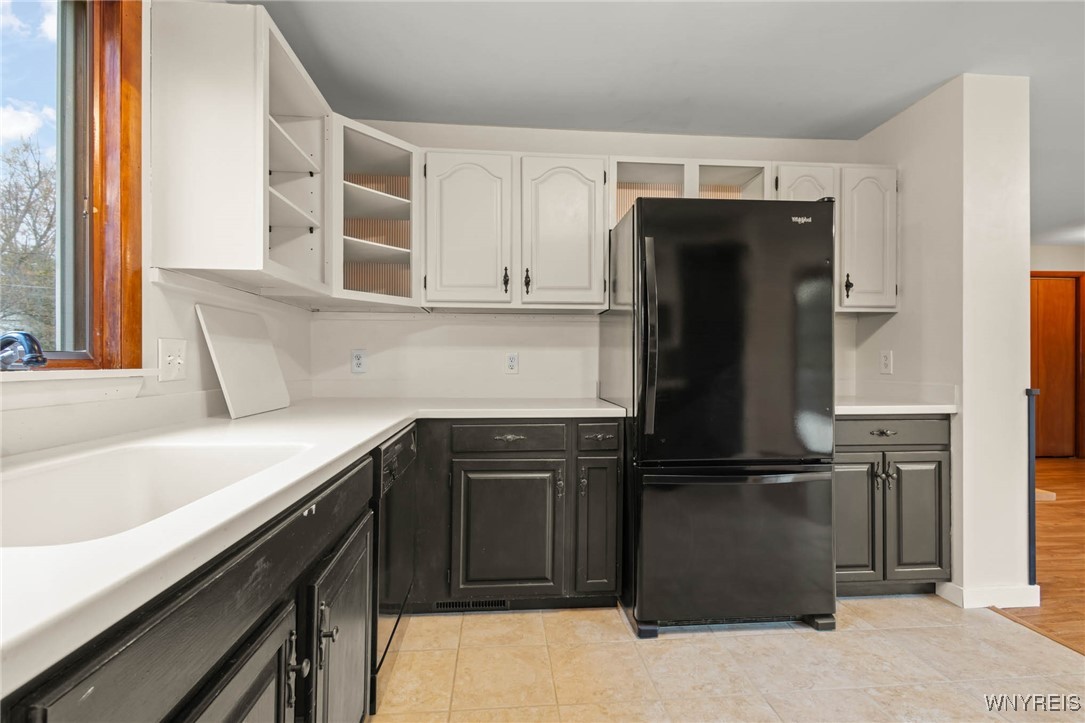 Batavia City, New York 14020, United States, 2 Bedrooms Bedrooms, ,3 BathroomsBathrooms,Residential,Active,240866