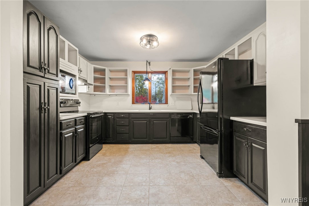 Batavia City, New York 14020, United States, 2 Bedrooms Bedrooms, ,3 BathroomsBathrooms,Residential,Active,240866