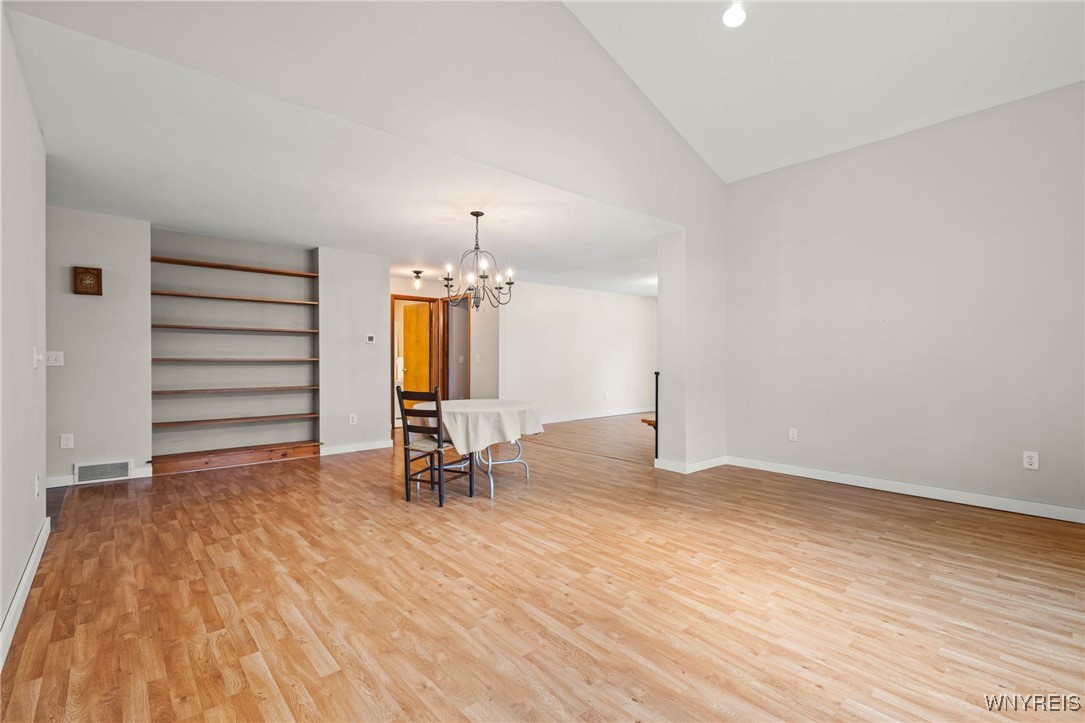 Batavia City, New York 14020, United States, 2 Bedrooms Bedrooms, ,3 BathroomsBathrooms,Residential,Active,240866