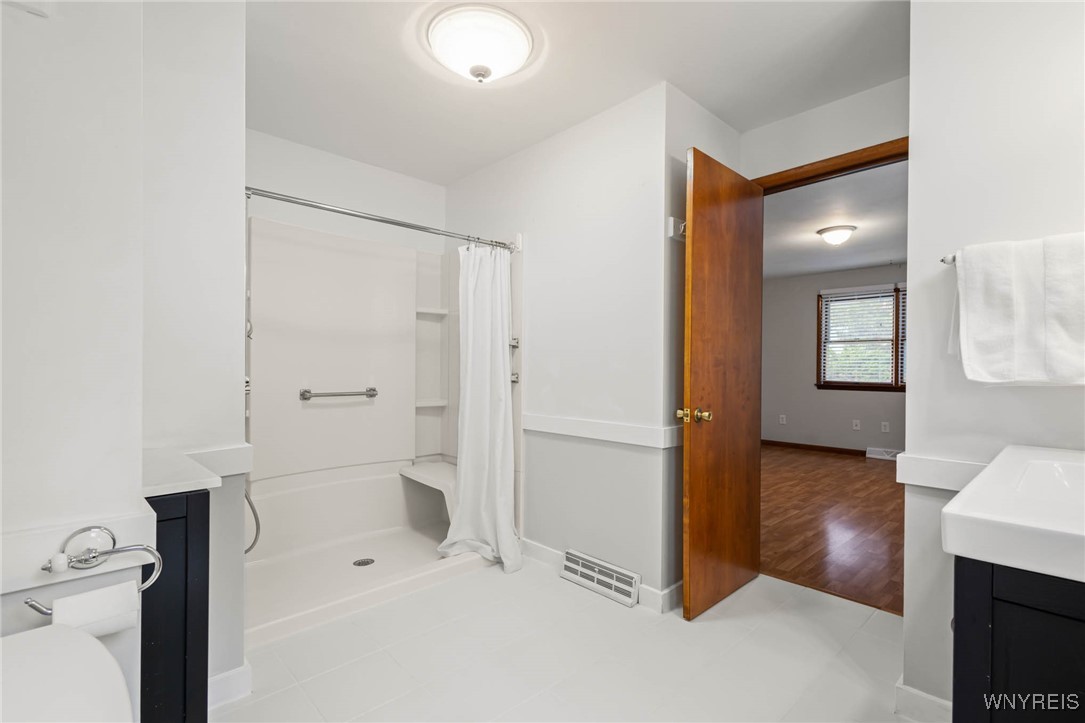 Batavia City, New York 14020, United States, 2 Bedrooms Bedrooms, ,3 BathroomsBathrooms,Residential,Active,240866