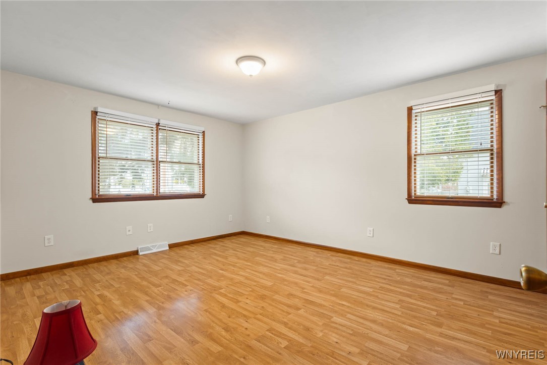 Batavia City, New York 14020, United States, 2 Bedrooms Bedrooms, ,3 BathroomsBathrooms,Residential,Active,240866