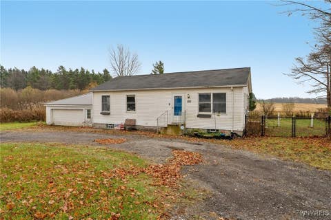 Photo for 1102 Clinton Street Road