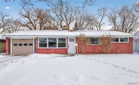 Homes For Sale - 33 Burnside Drive<br/> Tonawanda, NY 14150