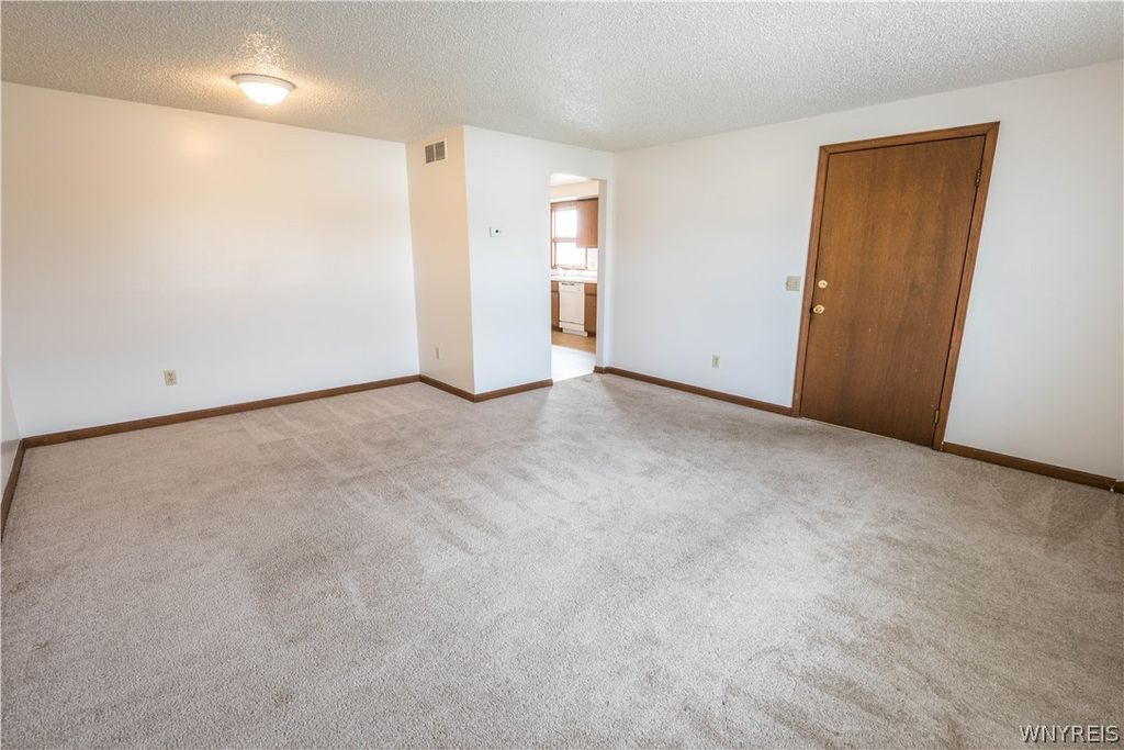 Photo of 325 Kaymar Drive #325, Amherst, NY 14228 (MLS # B1677511)