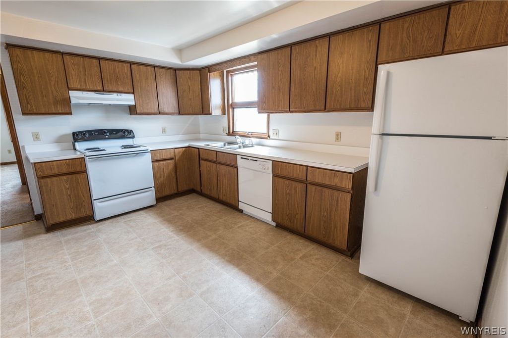 Photo of 325 Kaymar Drive #325, Amherst, NY 14228 (MLS # B1677511)