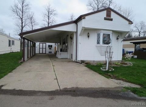 Photo of 74 Waterview Parkway, Hamburg, NY 14075 (MLS # B1656911)