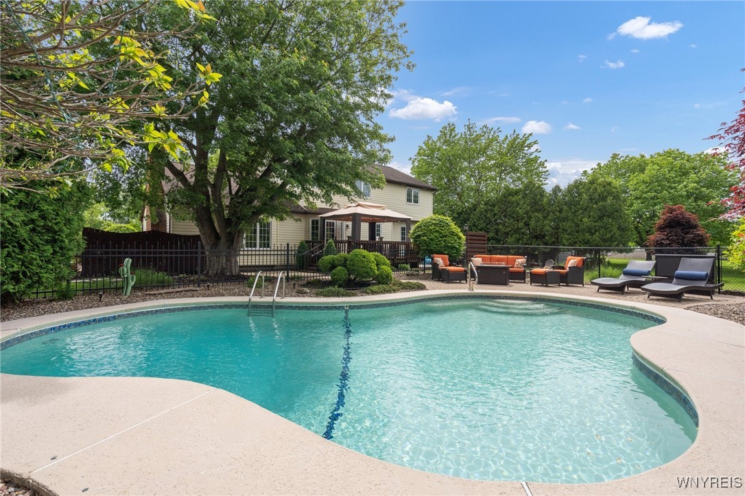 8270 Lisa Lane, Clarence, New York image 35