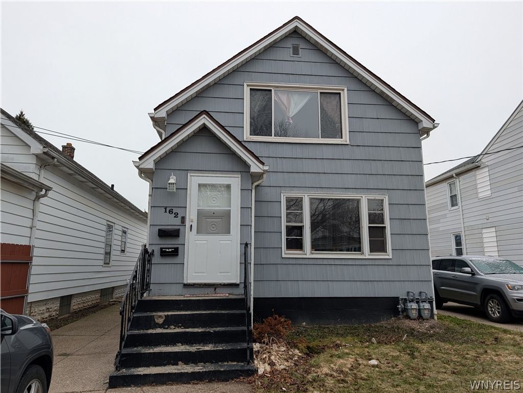 Photo of 162 Stewart Avenue #Upper, Buffalo, NY 14211 (MLS # B1666711)