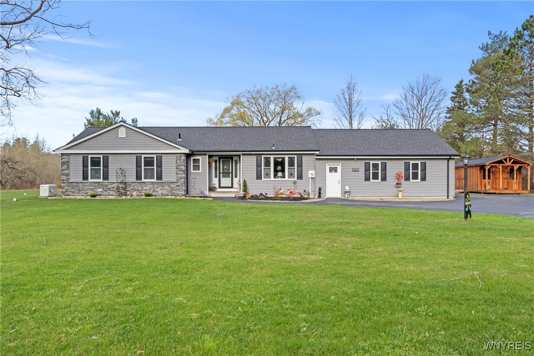 1240 Girdle Road, Elma, New York image 1