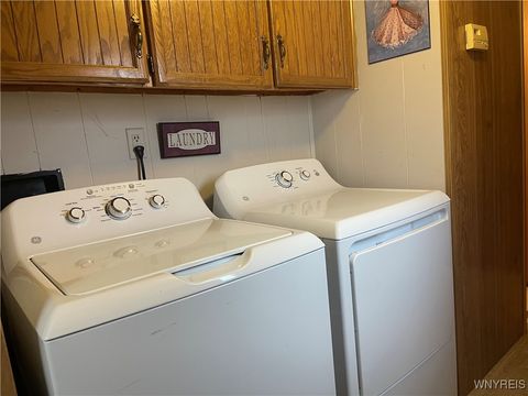 Tiny photo for 11 Melody Lane, Cheektowaga, NY 14225 (MLS # B1648757)