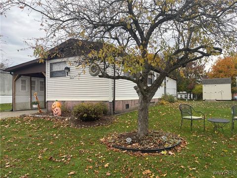 Tiny photo for 11 Melody Lane, Cheektowaga, NY 14225 (MLS # B1648757)