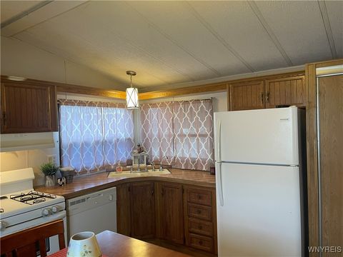 Tiny photo for 11 Melody Lane, Cheektowaga, NY 14225 (MLS # B1648757)