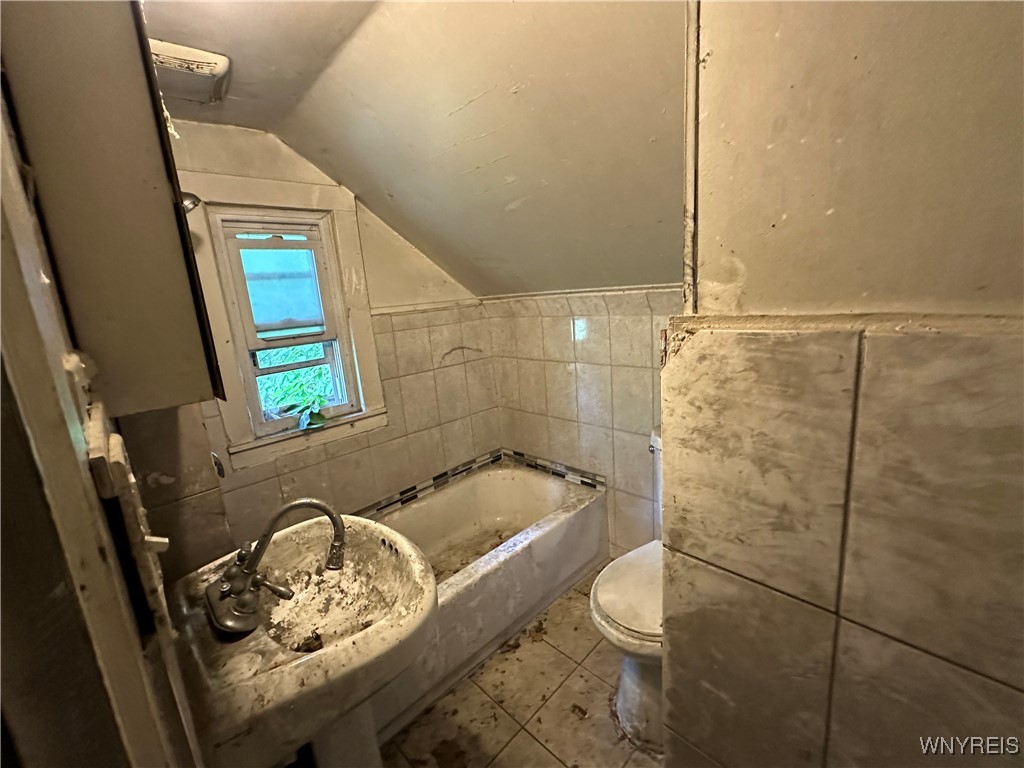 23 Cayuga Street, Buffalo, New York image 8
