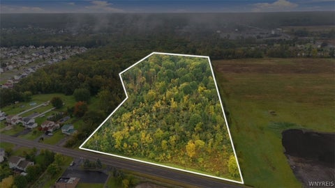 Photo of 6270 Rapids Road, Lockport Town, NY 14094 (MLS # B1719280)