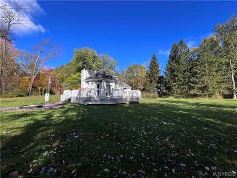Tiny photo for 5473 Maelou Drive, Hamburg, NY 14075 (MLS # B1724424)