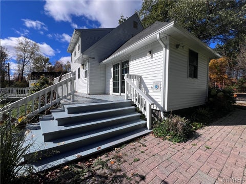 Tiny photo for 5473 Maelou Drive, Hamburg, NY 14075 (MLS # B1724424)