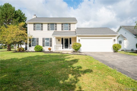 Photo of 38 Hampton Court, Lancaster, NY 14086 (MLS # B1704026)