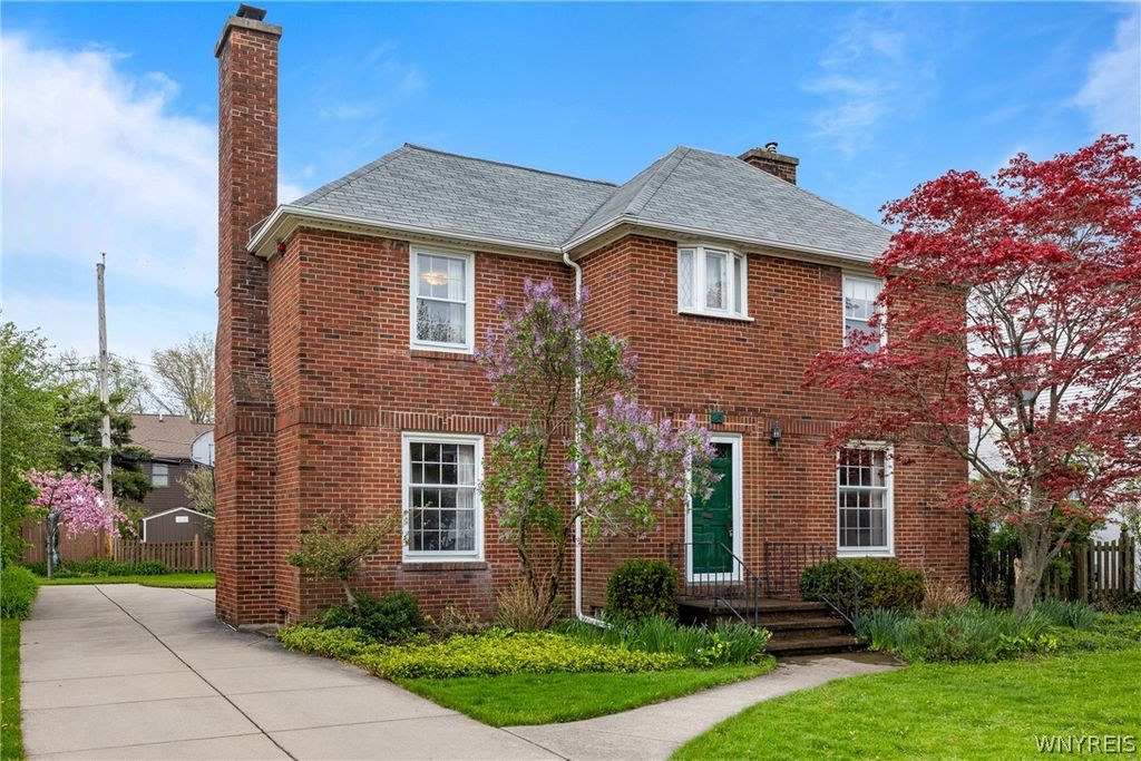 Photo of 25 Saint Johns Avenue, Tonawanda, NY 14223 (MLS # B1678235)