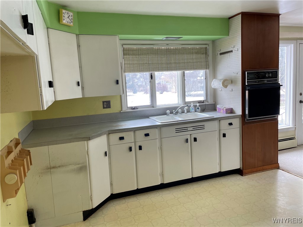 8315 Hirschwood Drive, Clarence, New York image 10