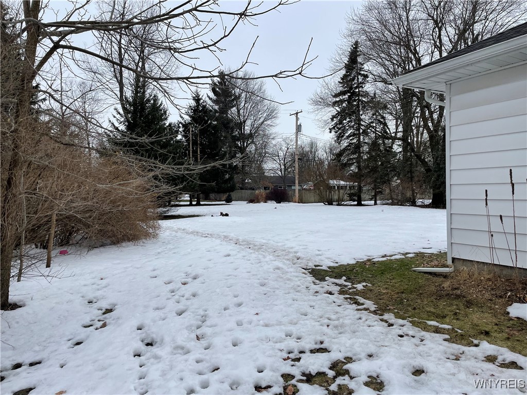 8315 Hirschwood Drive, Clarence, New York image 7