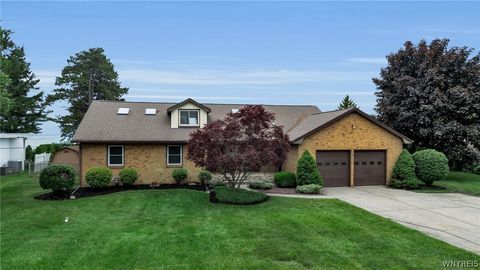 Homes For Sale - 4794 Clifton Parkway<br/> Hamburg, NY 14075
