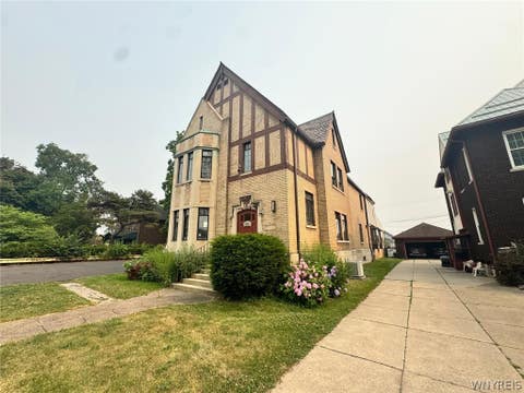 Tiny photo for 561 Ridge Suite 8 Road, Lackawanna, NY 14218 (MLS # B1700249)