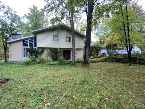Homes For Sale - 6768 Southwestern Boulevard<br/> Hamburg, NY 14085