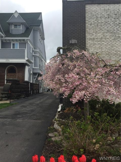 Photo of 216 Summer Street #3, Buffalo, NY 14222 (MLS # B1468710)