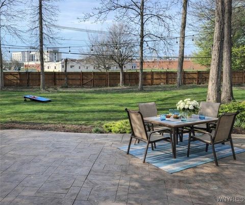 Tiny photo for 72 Boxwood Circle, Hamburg, NY 14075 (MLS # B1657288)