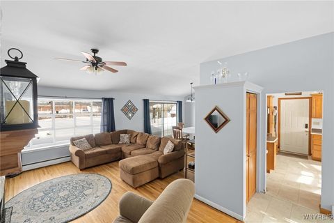 Tiny photo for 72 Boxwood Circle, Hamburg, NY 14075 (MLS # B1657288)