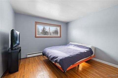 Tiny photo for 72 Boxwood Circle, Hamburg, NY 14075 (MLS # B1657288)