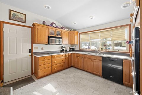 Tiny photo for 72 Boxwood Circle, Hamburg, NY 14075 (MLS # B1657288)