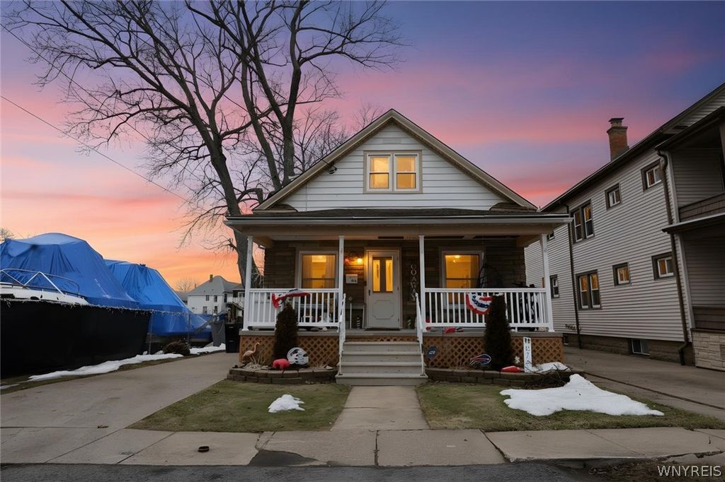 Photo of 8726 Point Avenue, Niagara Falls, NY 14304 (MLS # B1665300)