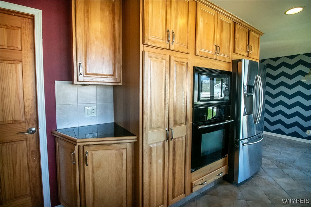 208 Evergreen Drive, Tonawanda, New York image 9