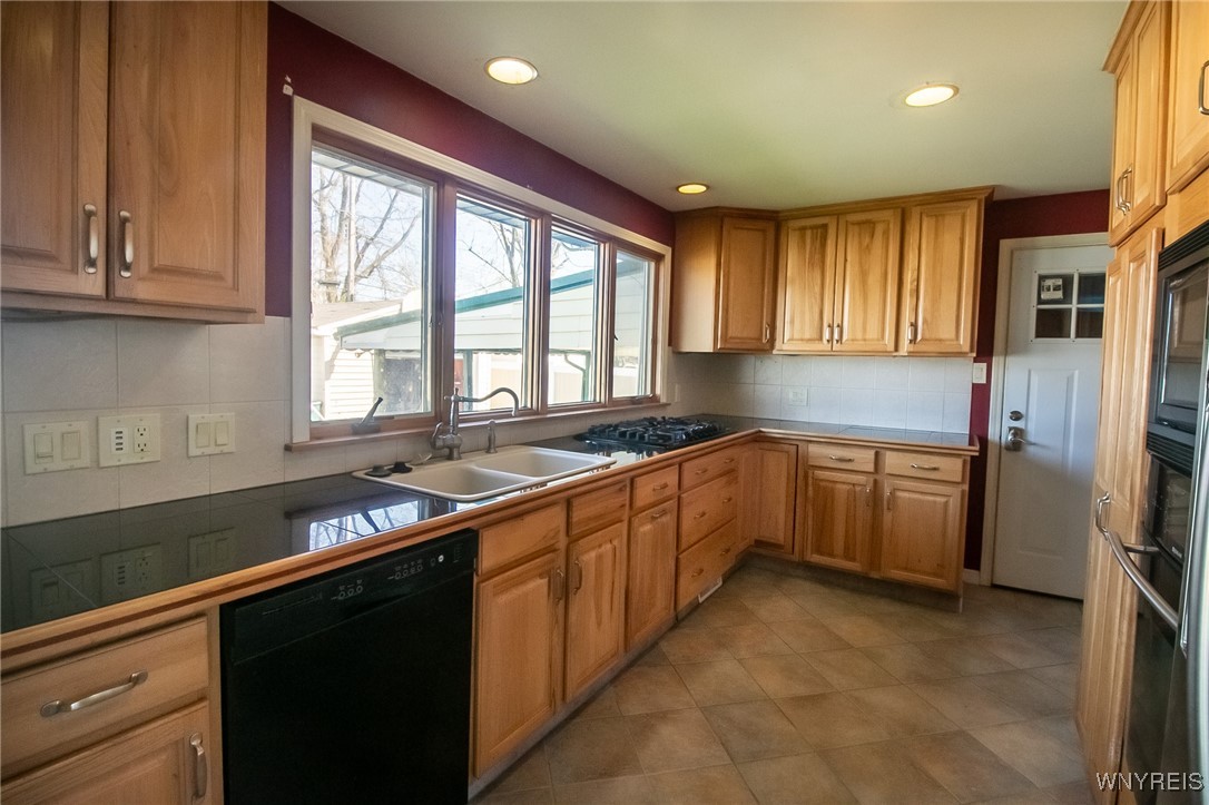 208 Evergreen Drive, Tonawanda, New York image 7