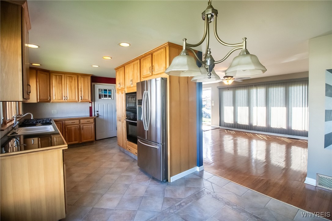 208 Evergreen Drive, Tonawanda, New York image 8